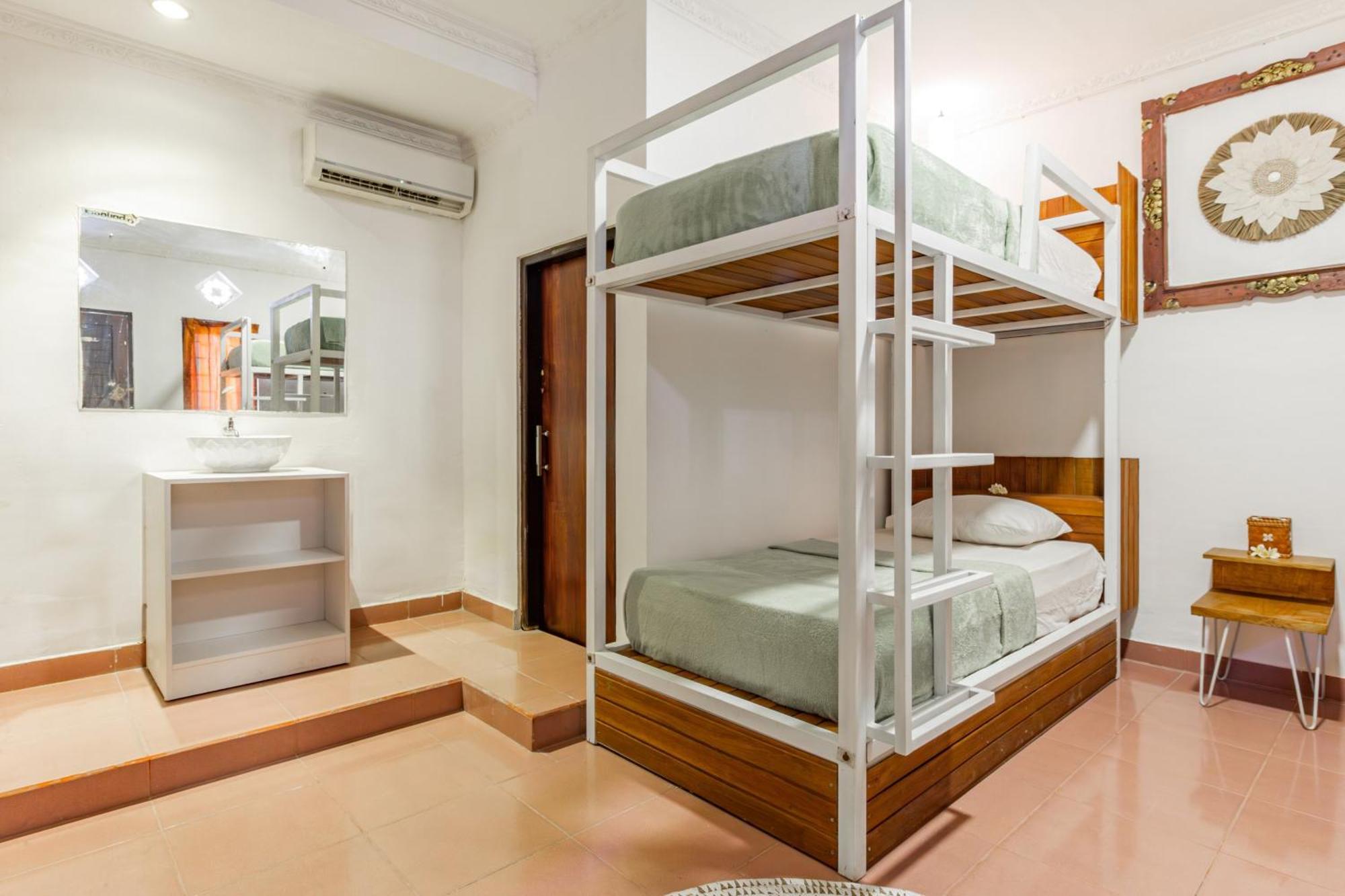 Capital O 93944 Geweka Homestay Jimbaran Екстериор снимка