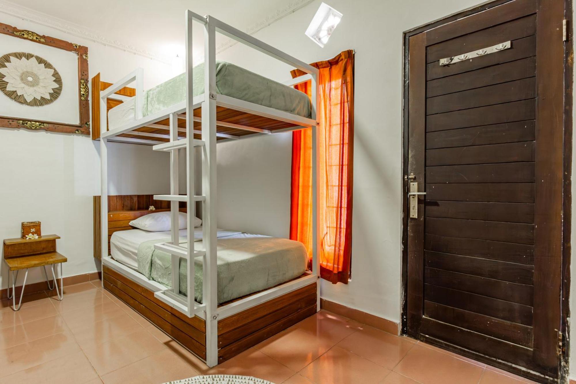 Capital O 93944 Geweka Homestay Jimbaran Екстериор снимка
