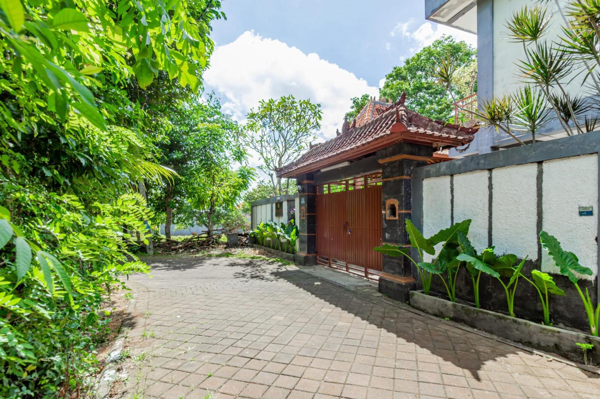 Capital O 93944 Geweka Homestay Jimbaran Екстериор снимка